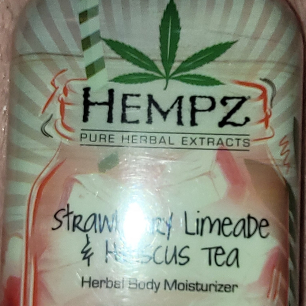 Hempz lotion - strawberry limeade, hibiscus